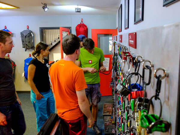 Materialtechnisch und menschlich betrachtet ist DMM Wales ein Unternehmen vom Feinsten!