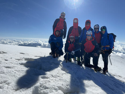 Das NRW Alpinkader Team auf dem Gipfel des Piz Bernina