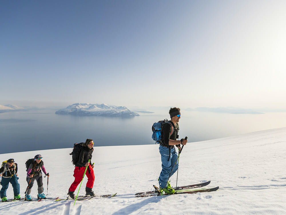 Bergfreunde beim Aufstieg auf Skitour