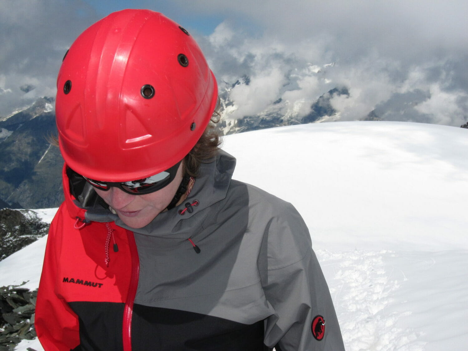 Hier wird es höchste Zeit für einen neuen Kletterhelm