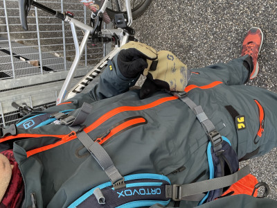 Bild 1 von Dominik zu dirtlej - Dirtsuit Core Edition - Radeinteiler